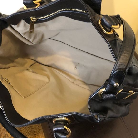 MARC JACOBS Black Italian Leather Gold Grommet Accent Top Handle Crossbody Bag - Picture 7 of 16